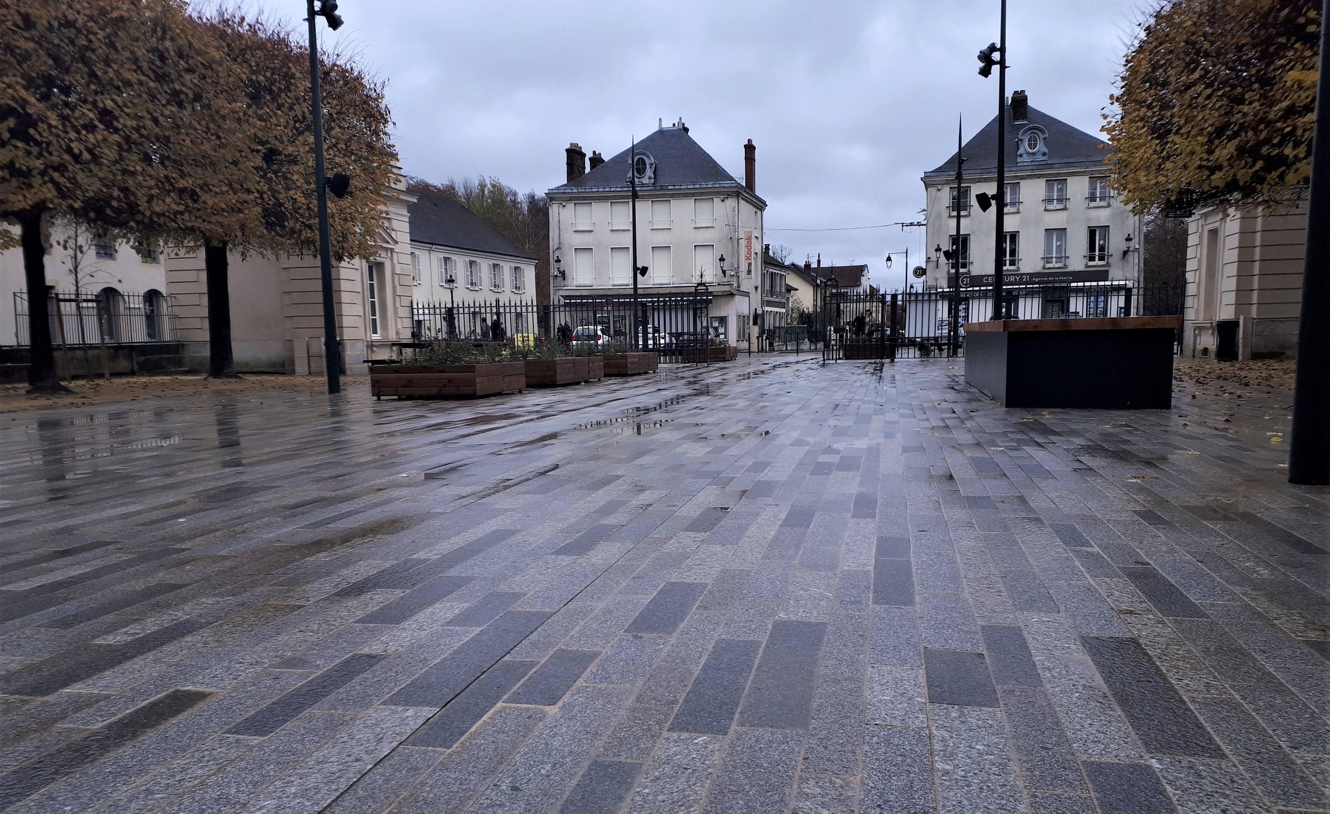 Place Arpajon - Lanhélin (plus sombre) / Louvigné / Huelgoat